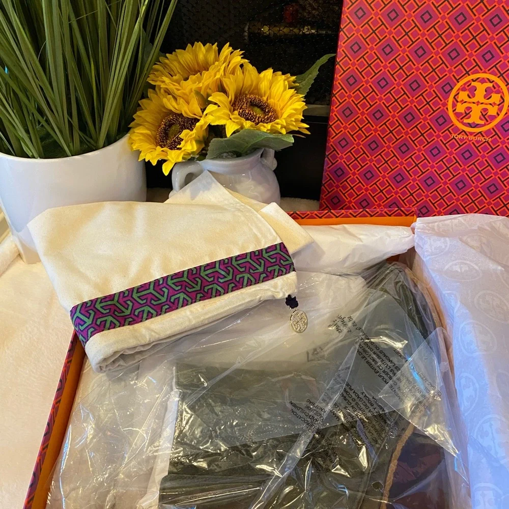 TORY BURCH LILA HEELED ANKLE BOOT - Picture 8 of 8